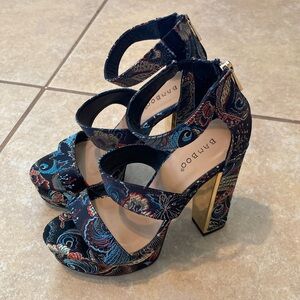 Bamboo Women’s Multi Colored Sandals size: 6.5